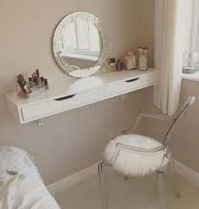 This dressing table rests on four graceful black legs, reminding elegant stilettos. 30 Adorable Make Up Vanity Ideas Suitable For Small Space Home Decor Room Inspiration Interior