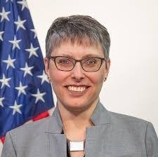 Laura Stanton's Instagram, Twitter & Facebook