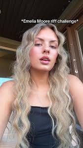 Amelia Singer's Instagram, Twitter & Facebook