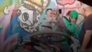 Jun 11, 2021 · jumat, 11 juni 2021 10:38 editor: Viral Driver Ojol Dipukul Di Cikarang Diduga Gegara Senggol Mobil Suara Bekaci