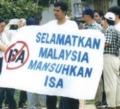 Tidak menunjukkan banyak tanda yang spesifik tetapi penyakit ini sangat bahaya dan akan nampak dalam tempoh yang agak lama. Peristiwa Berdarah Di Memali Dua Versi Cerita Yang Sangat Berbeza Soscili