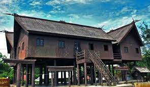 Rumah Adat Kalimantan Barat Nama Keunikan Gambar