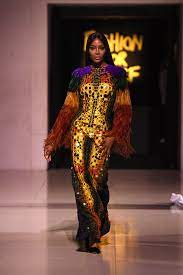 Naomi Campbell Called On Some Very Famous Friends For Her Fashion For Relief Show Fashion Naomi Campbell Celebrity Street Style