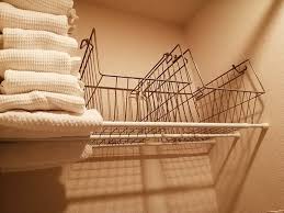 超簡単】トイレと洗濯機の上に、突っ張り棒を使って棚を作ったよ - フェリシモ女子DIY部ブログ