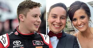 Pentru a scrie un review trebuie sa fii autentificat. Nascar S Christopher Bell Married His Best Friend Morgan In February Meet Her