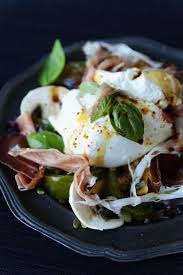 Salade Aux 3 Tomates Burrata Et Lentilles Corail A L Huile De Truffe Ou Pas Recettes De Cuisine Cuisine Burrata Recette