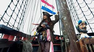 Gezimanya'nın seyahat blogger'ları olarak türkiye'nin ve dünyanın farklı bölgelerini gezerken işinize yarayacak tecrübelerimizi sizinle paylaşmak üzere bu. Captain Jack Sparrow In Batavia Schiff Lokman Cali