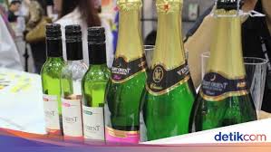 We analyse the arguments for and against whether credit cards are halal or haram in islam. Wine Hingga Champagne Berlabel Halal Ini Untuk Konsumen Muslim