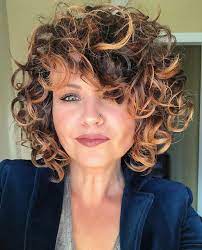 Curls Curly Hair Devacurl Curly Bob Quick Curly Hair Curly Highlights Brec Bob Br Coiffures Courtes Cheveux Boucles Cheveux Cheveux Courts Boucles