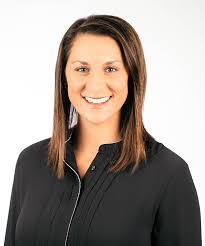 Elizabeth Reimer's Instagram, Twitter & Facebook