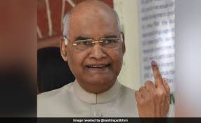 Рам натх ковинд ram nath kovind. Lok Sabha Elections 2019 President Ram Nath Kovind Wife Savita Cast Vote In Delhi