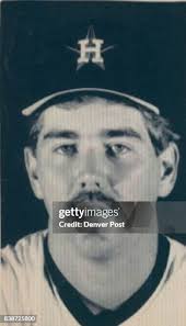 30 Mark Knudson Photos & High Res Pictures