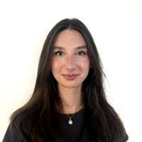 Julia Axelrod's Instagram, Twitter & Facebook