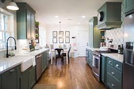 Fixer Upper Season 3 Episode 16 The Chicken House Fixer Upper Kitchen Joanna Gaines Kitchen Kitchen Layout
