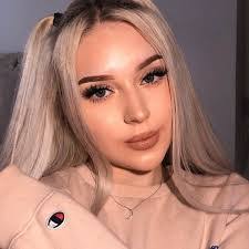 Jennifer Voegele's Instagram, Twitter & Facebook