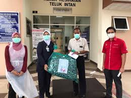 77, jalan bandar, pekan teluk intan, 36000 teluk intan, negeri perak, malaizija. Nga Kor Ming On Twitter Hari Ini Masuk Hari Ke 17 Berturut2 Pasukan Khidmat Dap Perak Meneruskan Misi Bantuan Memberi Sumbangan Makanan Kpd Kakitangan Awam Frontliners Asnaf Miskin Anak Yatim Termasuk Juga Sukarelawan Berat Sama