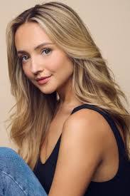 Katie Dionne's Instagram, Twitter & Facebook