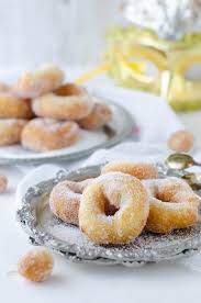 Ricetta ciambelle con impasto senza patate morbide e golose.un piccolo segreto durante la. Ciambelle Di Patate Sofficissime Con Lo Zucchero Fritte