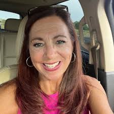 What movie theaters have recliners and cocktails?