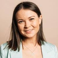 Sarah Hermann's Instagram, Twitter & Facebook