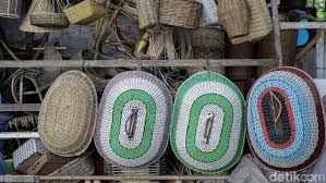Rotan jogja keranjang rotan sepeda keranjang rotan kecil keranjang rotan sintetis keranjang rotan anyaman rotan lombok anyaman rotan murah tas anyaman rotan murah motif anyaman rotan membuat. Kerajinan Bahan Keras Dan Contoh Contohnya