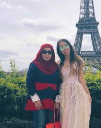 Dr nur amalina che bakri yang pernah mencatat sejarah dengan kejayaan meraih 17a1 dalam sijil pelajaran malaysia (spm) pada 2004 terpilih menerima darzi academic clinical. Biodata Dan Latar Belakang Pakar Bedah Dr Amalina Bakri Iluminasi