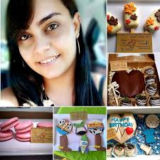 La joven Yesica Torres, de 22 años y de Camuy, Puerto Rico, cuenta con su  propio negocio llamado Baked with Love, donde confecciona diferentes  postres como galletas, paletas rellenas, Macarons, bombones de