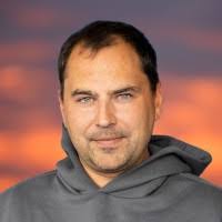 900+ Profile mit dem Suchbegriff „Berg“