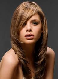Directing the attention towards the eyes. Styles For Square Faces