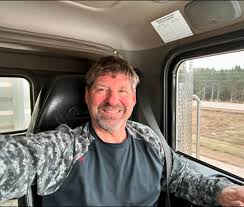 Hi everyone, I'm Luis! I'm a proud father to an amazing son and someone who  values love, connection, and kindness. I believe in building relationships  rooted in trust, laughter, and mutual support.