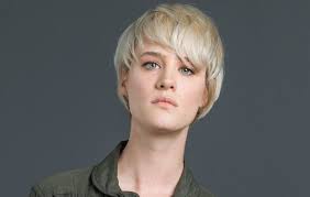 Crispy Tv Mackenzie Davis The Genius In Amc 39 S Halt And Catch Fire Mackenzie Davis Short Hair Styles Girl Short Hair