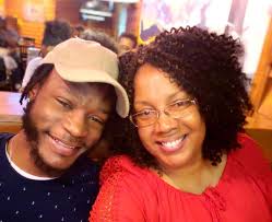 Norfolk mom organizes college scholarship for students with type 1 diabetes 