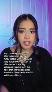 Carly Holt's Instagram, Twitter & Facebook