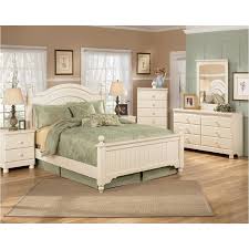 Retreat cottages are the perfect place to escape the pressures of modern life, giving you peace and privacy for a wonderful holiday experience. B213 57n Fl Ashley Furniture Cottage Retreat Full Poster Bed