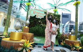 Rasanya belum terlambat nak ucap selamat hari raya aidilfitri, maaf zahir batin kepada semua pembaca blog bukan sekadar rupa ini. Malls Have Outdone Themselves With Raya Decorations This Year Here Are Some Of The Exciting Ones Lifestyle Rojak Daily