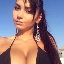 Violet Deleon (@VioletDeleon5)