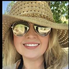 Kim Croteau's Instagram, Twitter & Facebook