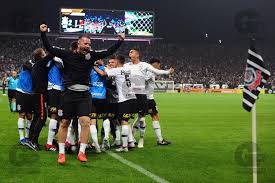 No brasil horarios de jogos como o de hoje entre flamengo x corinthians sao desta forma , no meio de semana , os jogos acontecem sempre a noite , começando sempre , entre 19:15 a 21:30 , nos jogos de finais de semana , começao entre 16:00 e 21. Copa Do Brasil 2018 Corinthians X Flamengo Copa Brasil Sport Club Corinthians Corinthians Paulista