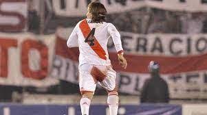 No puedo resumir lo mucho que la gran sangre me impactó en esa época. Biografias Cortas Ar Twitter Ponzio Futbolista Juega De 5 De 8 De 3 Y Sobre Todo De 4 Bien Abierto Transpira La Camiseta Y Sangra El Pantalon Http T Co Linddk3zfh