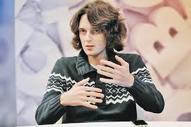Maxim katz was born in moscow, but at the age of eight his family moved to israel. Gl Wiki Lyudi Pokera Maksim Kac