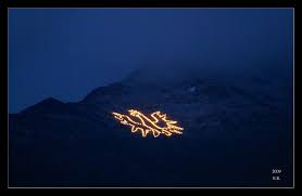 Eine tradition, die auf die zeit der tiroler freiheitskämpfe zurückgeht und heute immer mehr anhänger findet. Herz Jesu Feuer In Rietz Foto Bild Reportage Dokumentation Motive Bilder Auf Fotocommunity