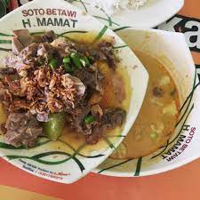 Assalamualikum kali ini rd kreasi membuat soto betawi daging sapi ditambah dengan kikil biasanya langsung dicampur dengan kuah nya tapi resep ini daging dan. Soto Betawi Haji Mamat Tangerang Kuliner Legendaris Sejak 1960an