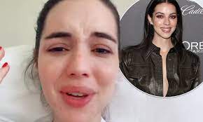 Welcome to the adelaide kane zine, with news, pictures, articles, and more. Australian Actress Adelaide Kane Claims She S Not In Crippling Debt But Has A Mortgage Daily Mail Online