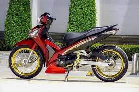 Ruang bakar dipersempit sehingga tekanan pada hasil. Honda Supra X 125 Helm In Makin Gagah Berkat Kaki Kaki Kekar Gridoto Com