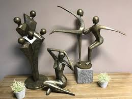 Position these modern bronze outdoor sculptures in an outdoor gallery or a new age meditation our collection of contemporary bronze garden statues are the focal point of a sleek, modern garden. Modern Abstract Bronze Statues Archives Page 2 Of 3 Avant Garden Uk