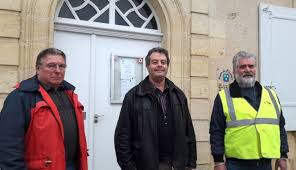 Les cahiers de dol?ances, disponibles au public, sont peu remplis. Gilets Jaunes Le Cahier De Doleances De Blasimon