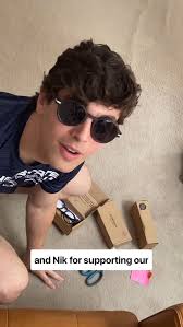 I've always been fascinated by the pub culture that surrounds Australian  sport — so I wanted to see how it plays out in English football. 🏟️🍺 At  Chelsea's Stamford Bridge, I explored