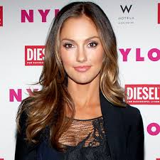 Her brown hair is pulled tight, and a perfect ponytail rises and falls to the surface like a question mark. Minka Kelly S Changing Looks Instyle