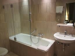 Badewanne Samt Duschvorrichtung Bild Von Bayerischer Hof Hotel Munchen Tripadvisor