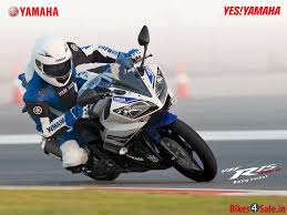 The final power transmission to the wheel is by good old chain and sprockets. Yamaha Yzf R15 V2 Price Specs Mileage Colours Photos And Reviews Bikes4sale